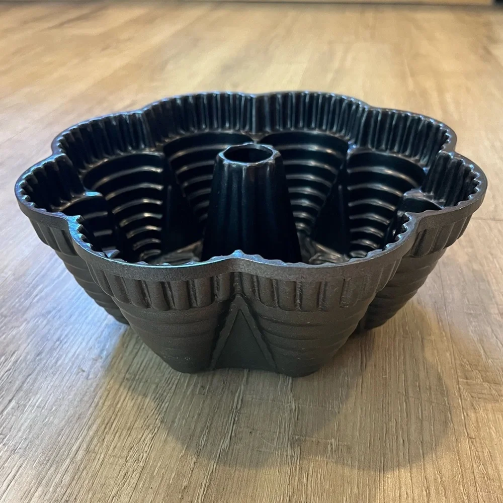 Nordic Ware Bundt Brand Fiesta Party Cake Pan Set of Two